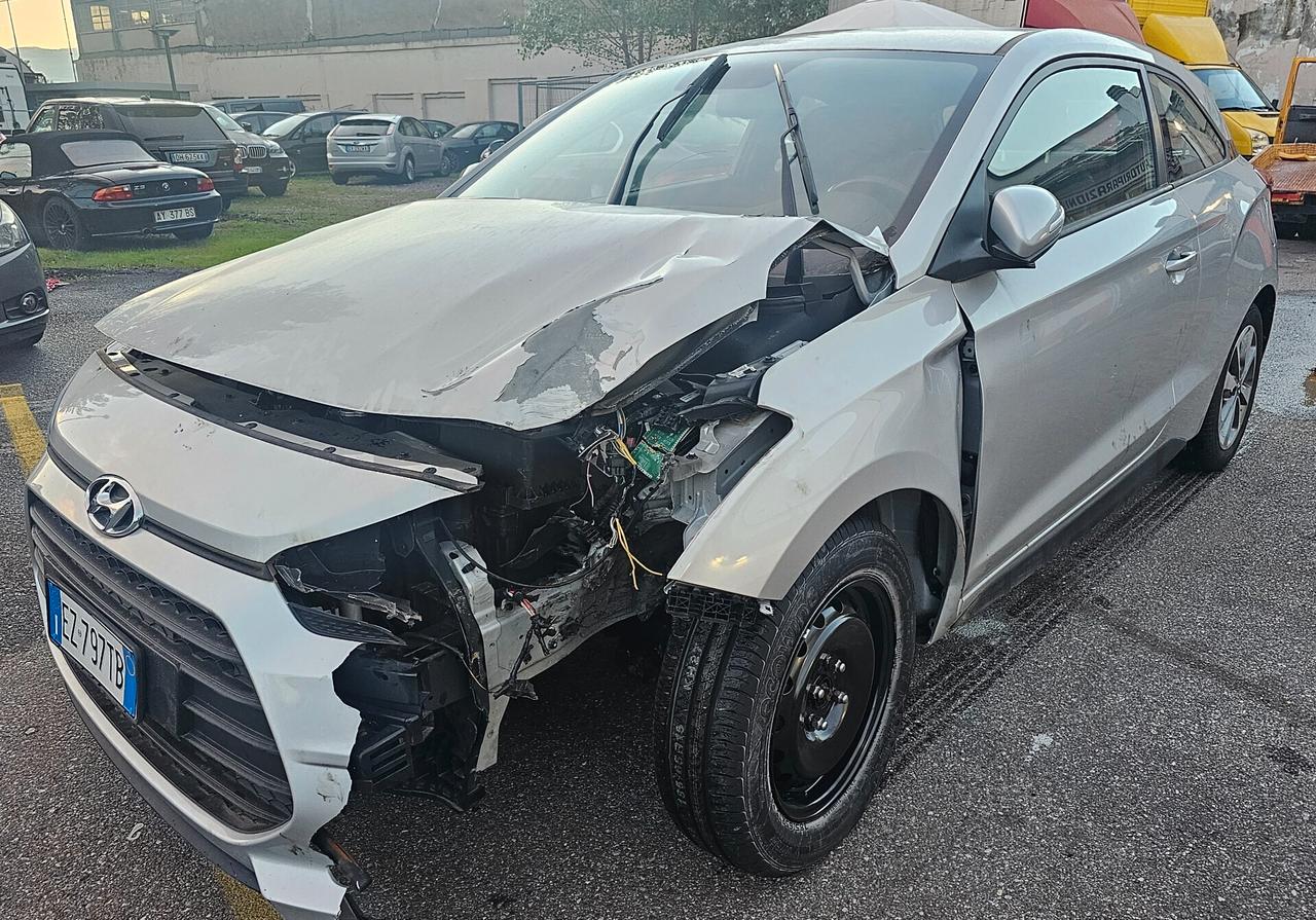 HYUNDAI I20 1.2 INCIDENTATA COME DA FOTO