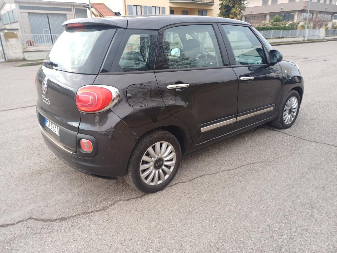 Fiat 500L 1.6 Multijet 105 CV Lounge (77 kw)