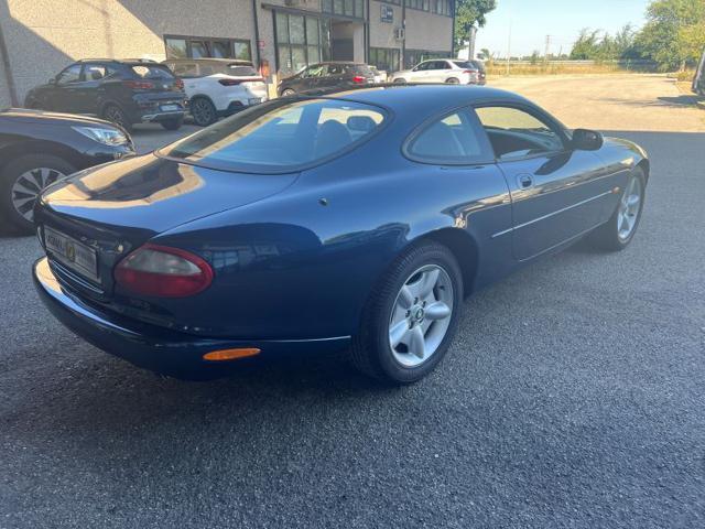 JAGUAR XK8 4.0 Coupé EP02024