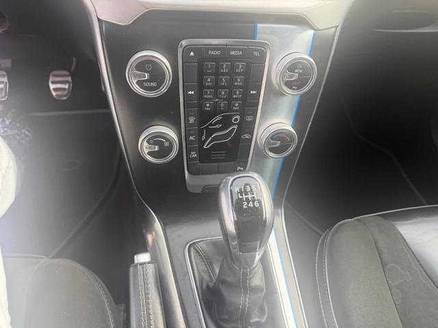 VOLVO V40 D4 R-design Momentum Stupenda Bellissima