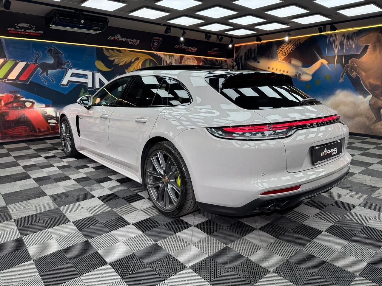 Porsche Panamera 2.9 4 E-Hybrid Sport Turismo Platinum Edition (881)