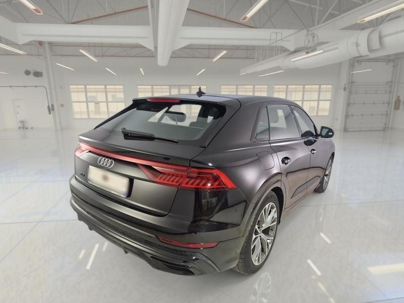 AUDI Q8 45 TDI MHEV 170kW quattro tiptronic Sport