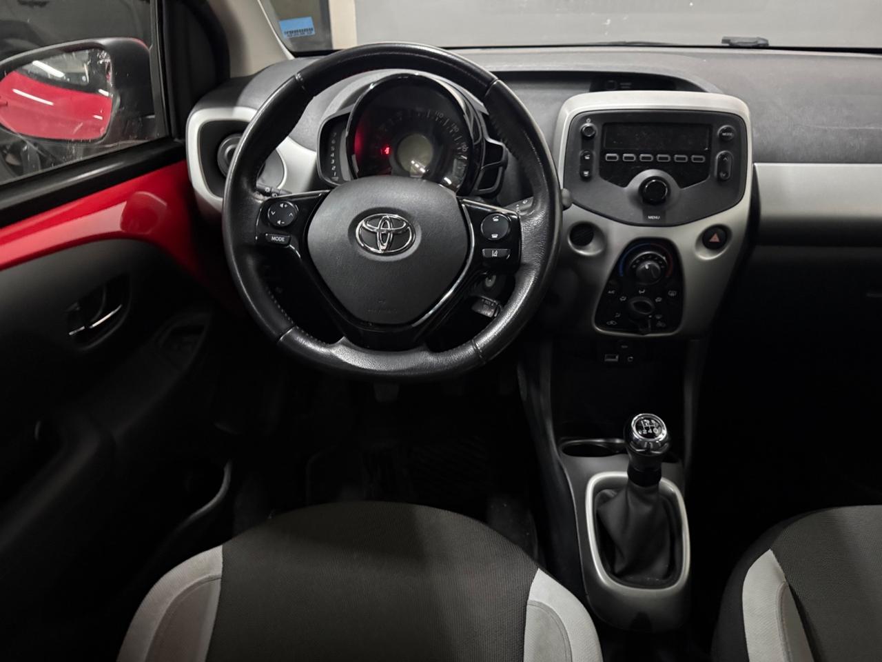 Toyota Aygo 1.0 VVT-i 69 CV 5 porte x-cool TSS