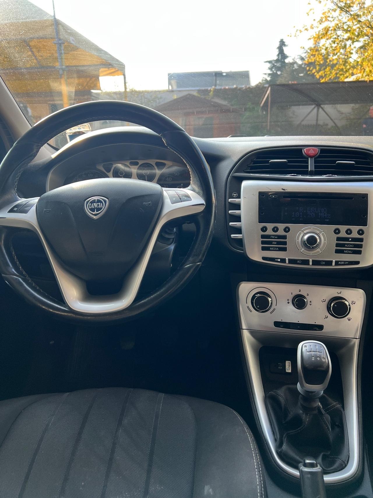 Lancia Delta 1.4 T-Jet 120 CV GPL/ 2013