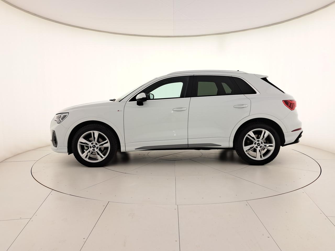 Audi Q3 35 2.0 tdi s line edition s-tronic
