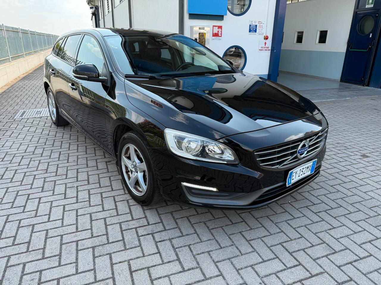 Volvo V60 D2 1.6 Powershift Kinetic