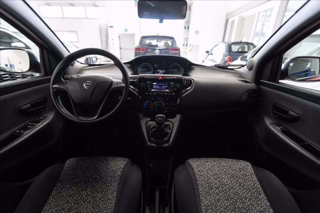 LANCIA Ypsilon 1.0 firefly hybrid Silver s&s 70cv 5p.ti del 2021