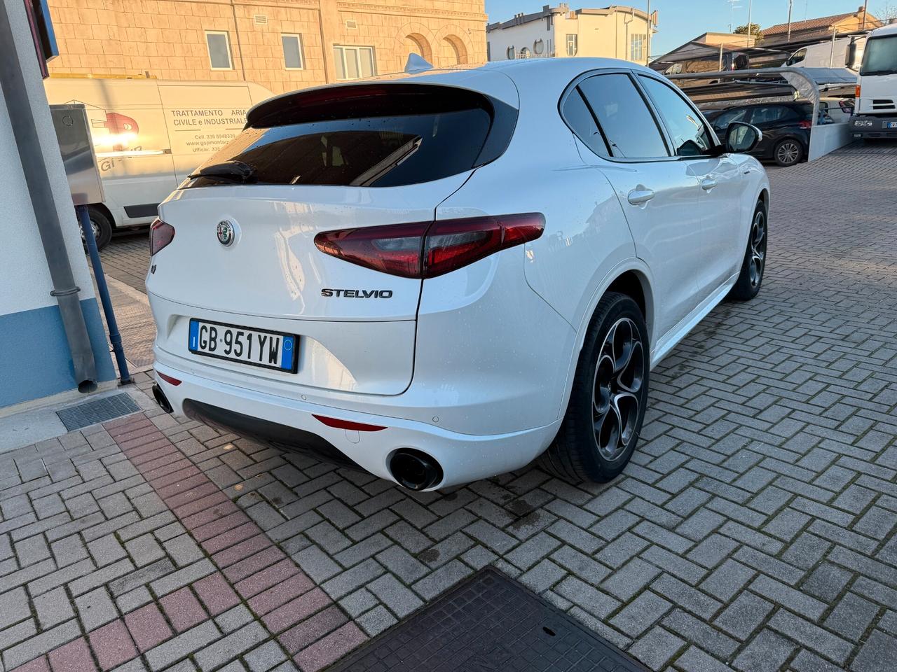 Alfa Romeo Stelvio 2.2 Turbodiesel 210 CV AT8 Q4 Veloce