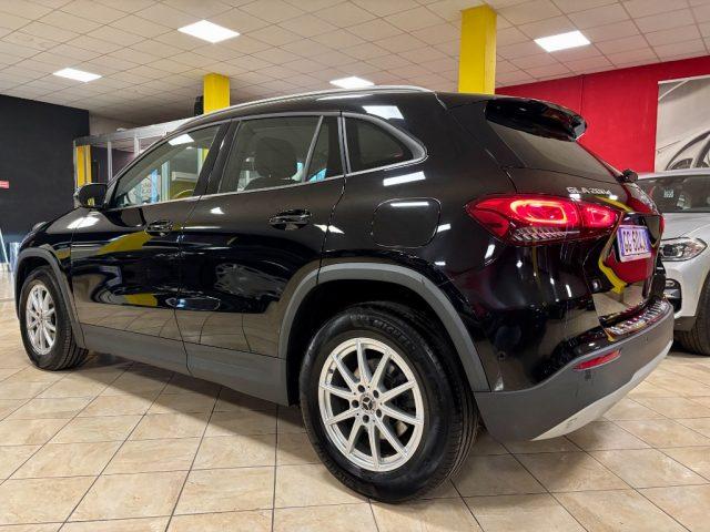 MERCEDES-BENZ GLA 200 d Automatic Sport UNIPRO - NIGHT BLACK EDITION