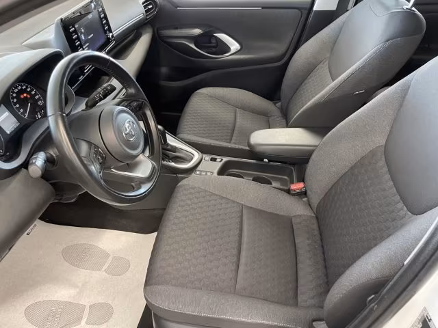 TOYOTA Yaris 1.5 Hybrid 92 CV e-CVT Business