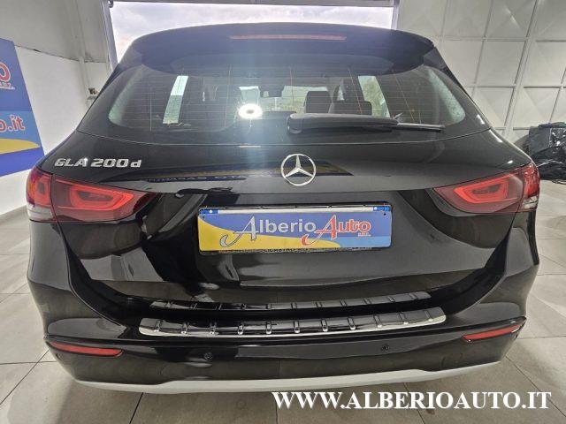 MERCEDES-BENZ GLA 200 d Automatic Business