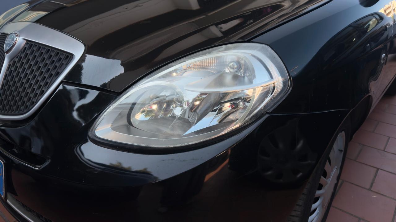 Lancia Ypsilon 1.2 Platino