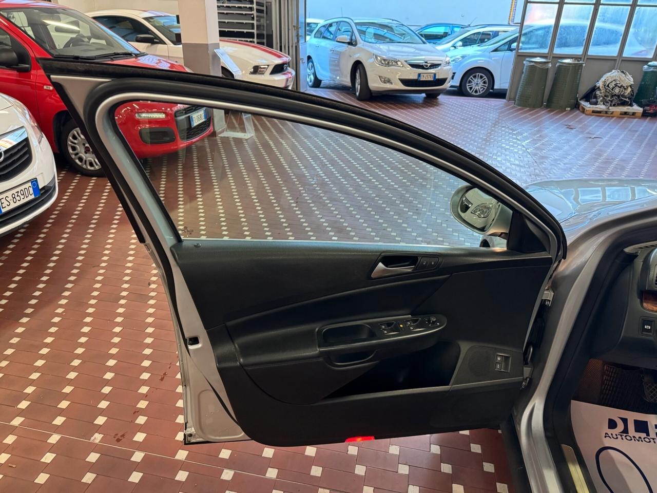 Volkswagen Passat 2.0 16V FSI 4mot. Var. Highline - UNICO PROPRIETARIO