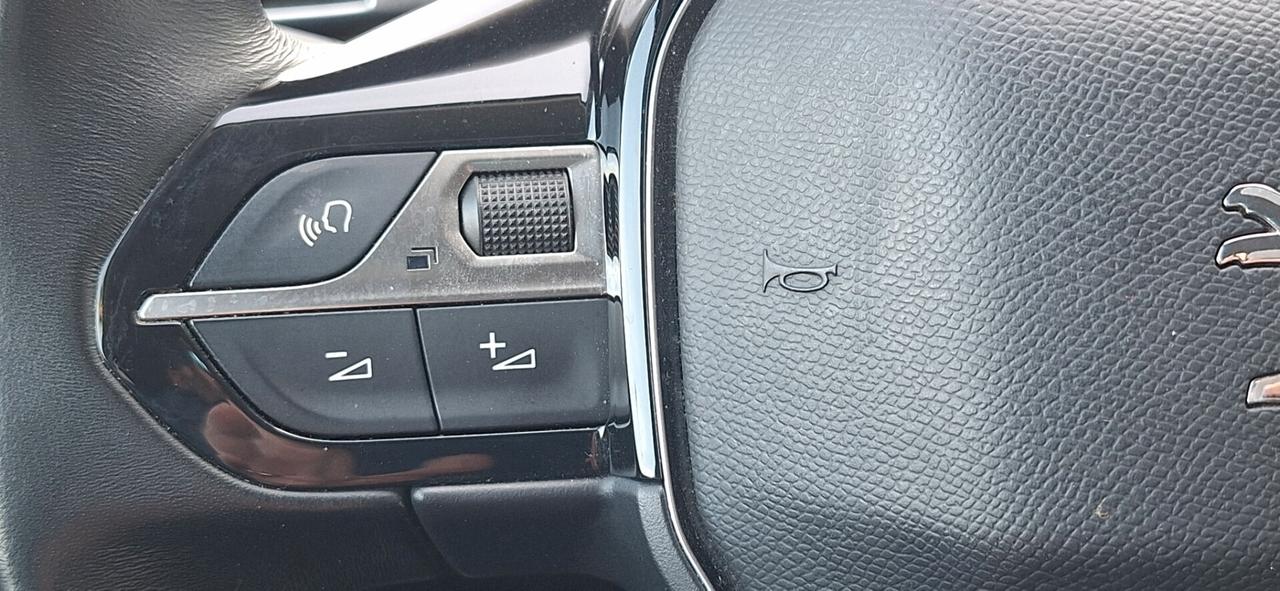 Peugeot 3008 1.2 BENZINA Turbo 130 CV Allure