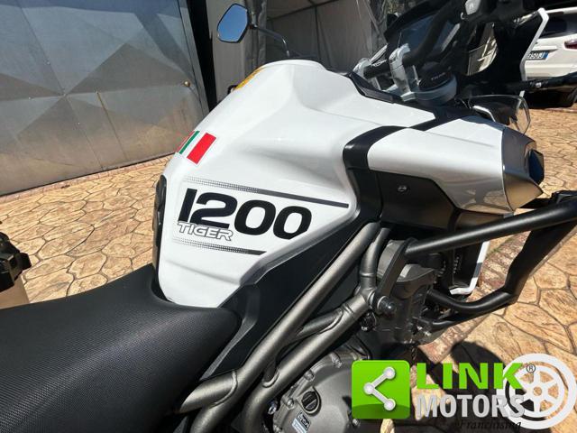 TRIUMPH Tiger 1200 XRt .