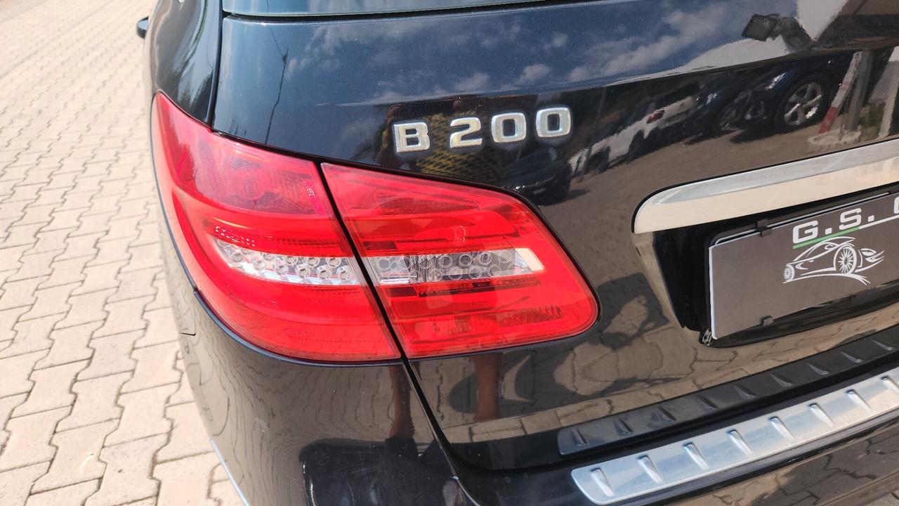 Mercedes-benz B 200 MERCEDES CLASSE AMG MANUALE