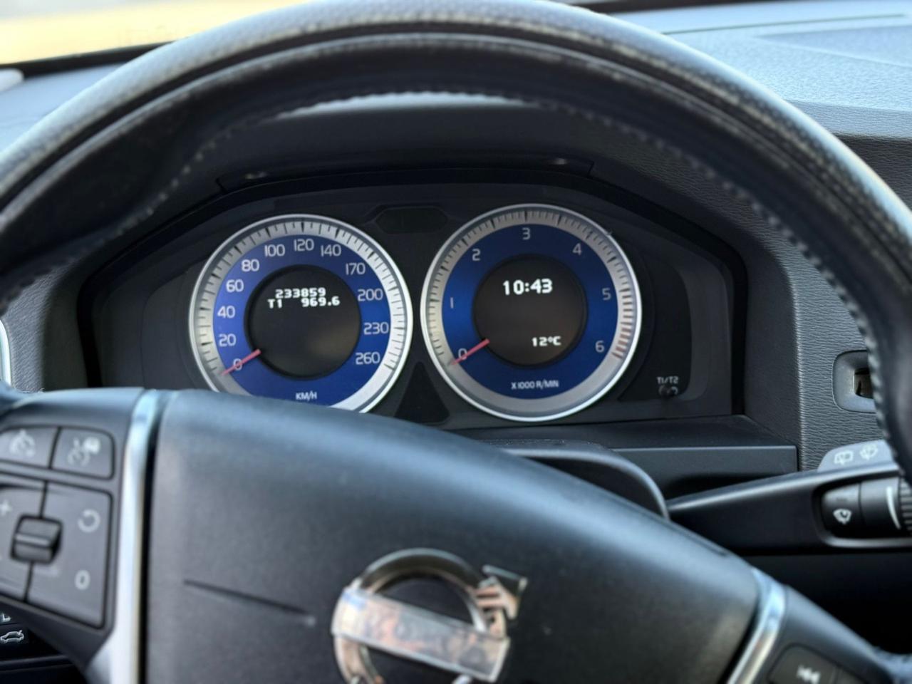 Volvo V60 D5 Geartronic R-design