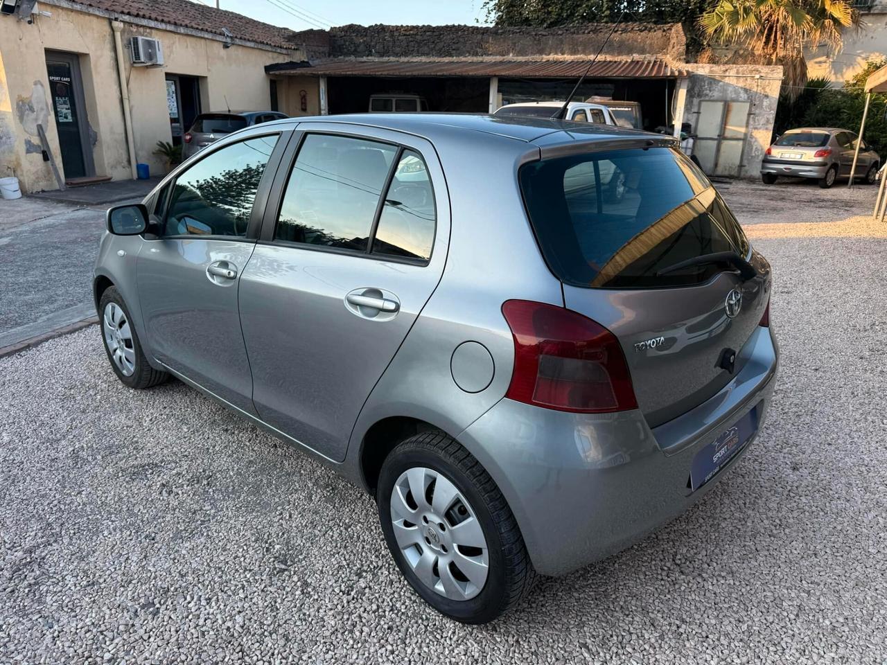Toyota Yaris 1.0 5 porte Sol