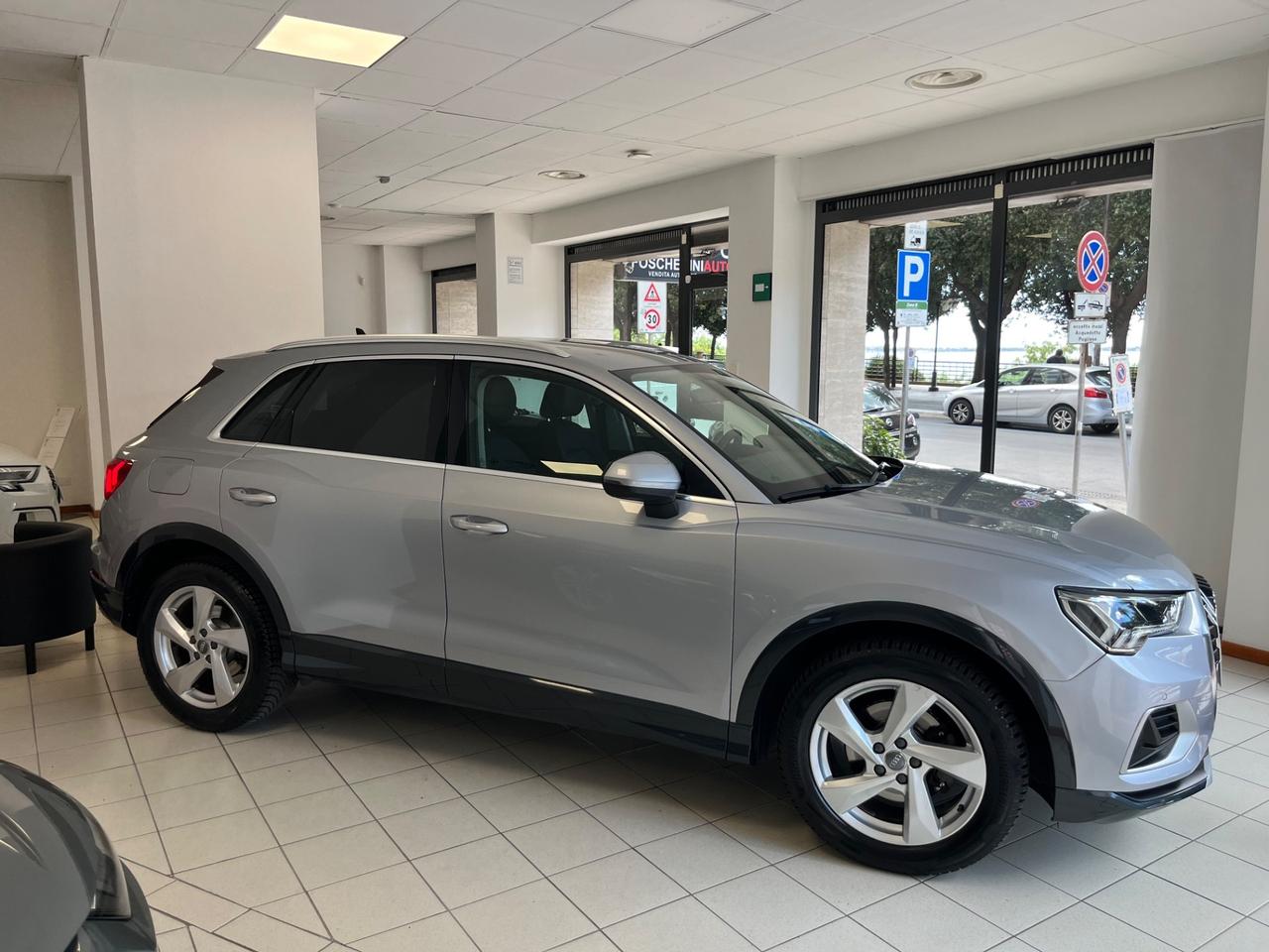 Audi Q3 35 TDI S tronic Business Advanced