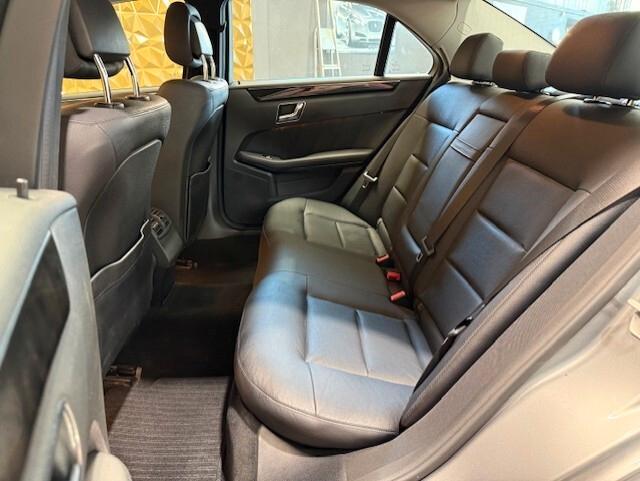 Mercedes-benz E 220 CDI BlueEFFICIENCY Avantgarde