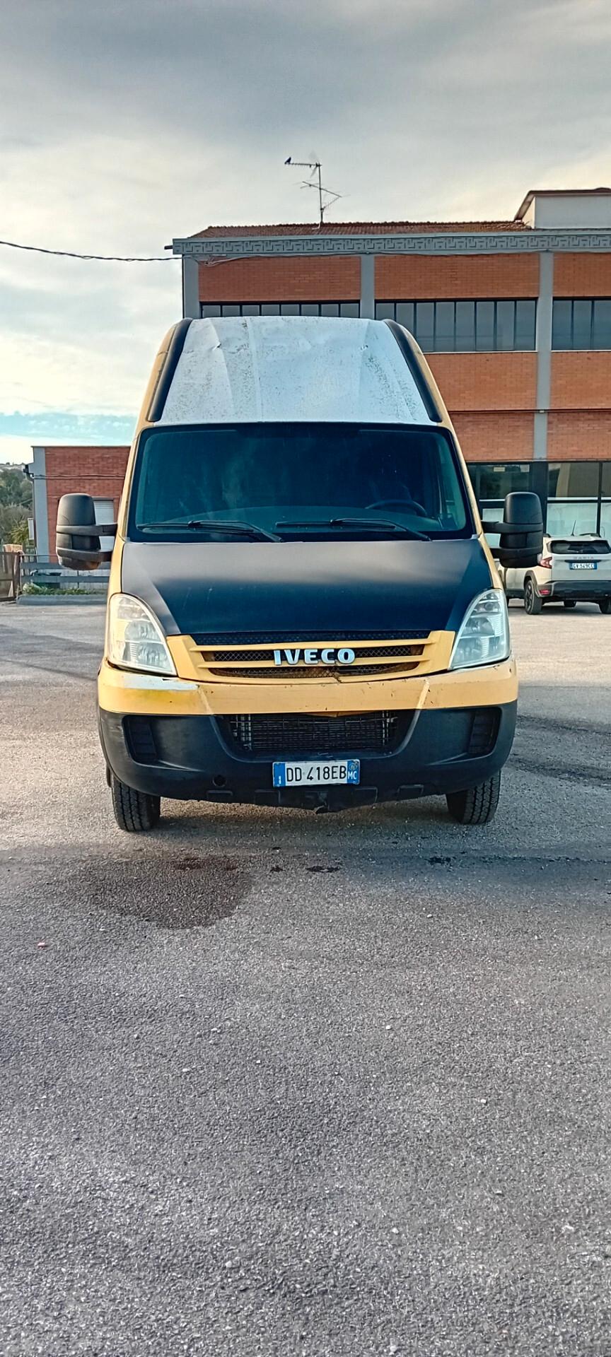 Iveco Daily 35S18P 3.0 Hpt maxi gancio traino