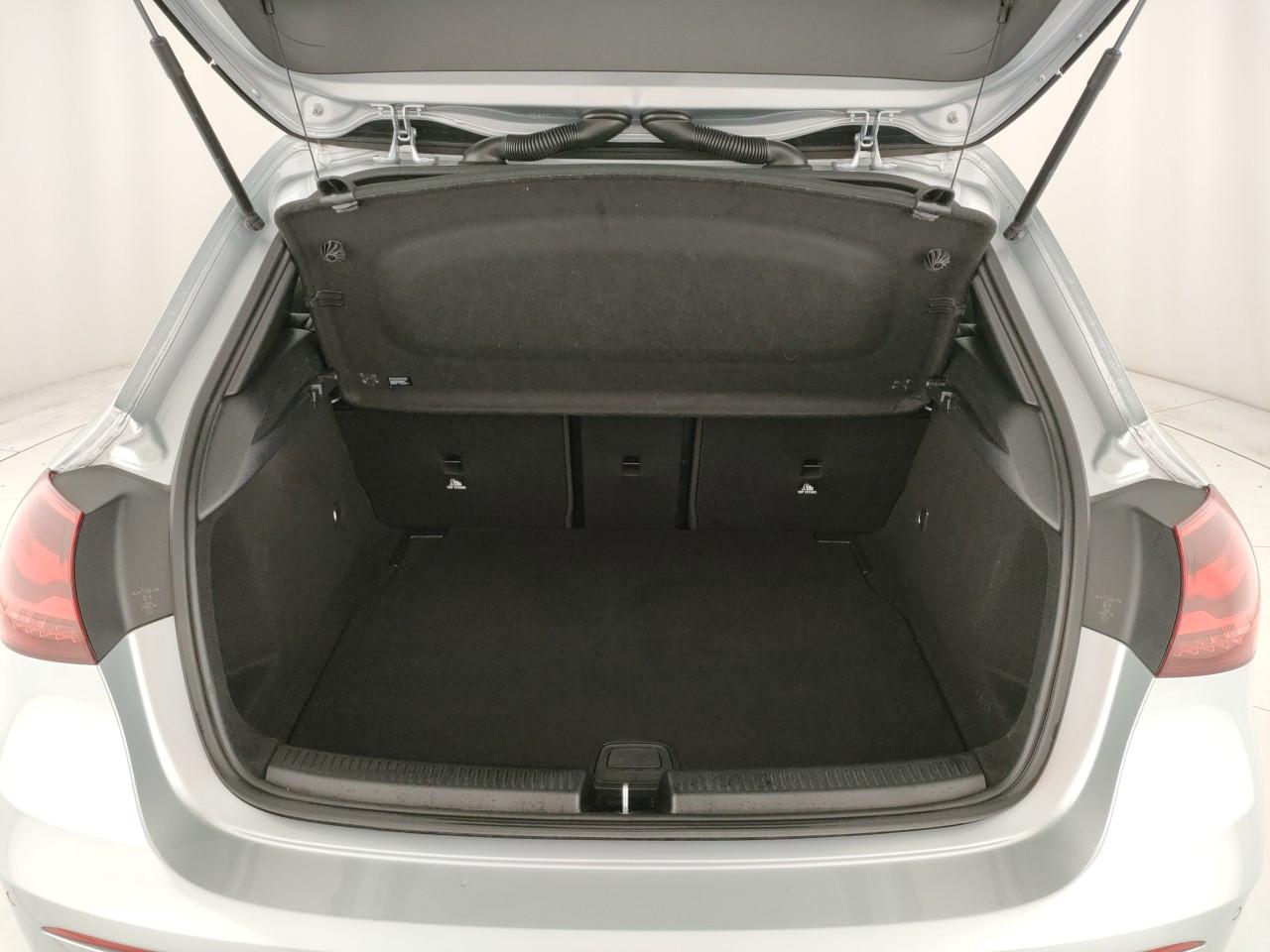Mercedes-Benz A 180 AMG Line Advanced Plus auto