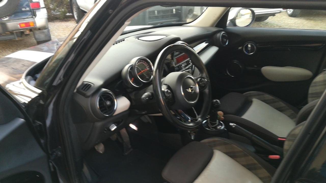 Mini Mini 1.5 Cooper D 5 porte
