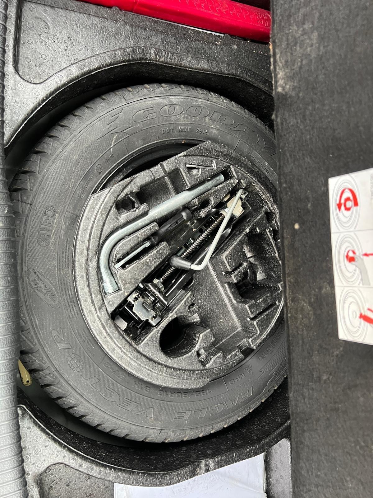 Volkswagen Golf 2.0 TDI DPF 5p. Highline