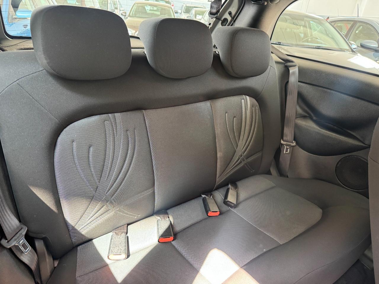 Lancia Ypsilon 1.2 69 CV Unyca