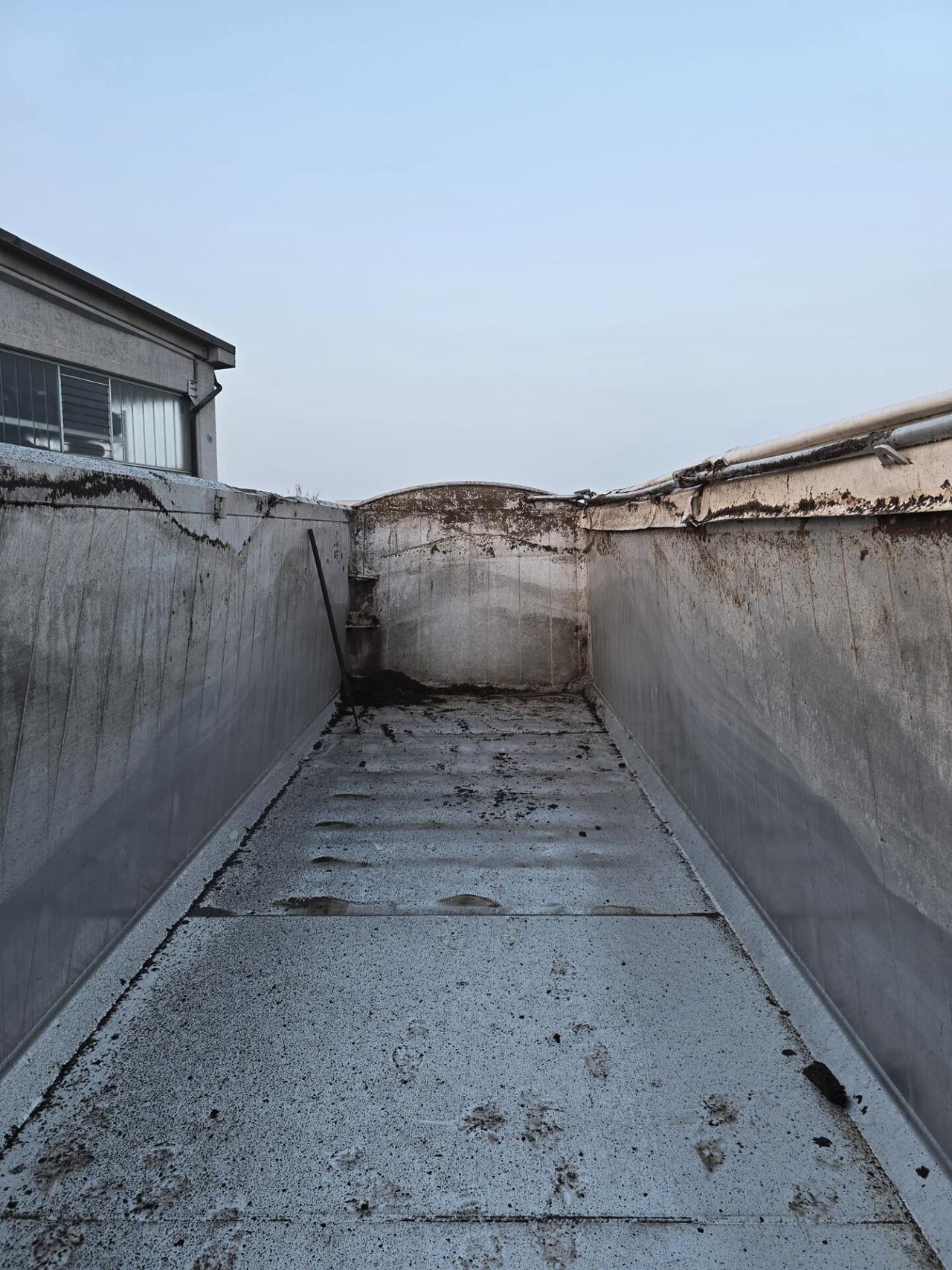 Semirimorchio vasca ribaltabile MENCI