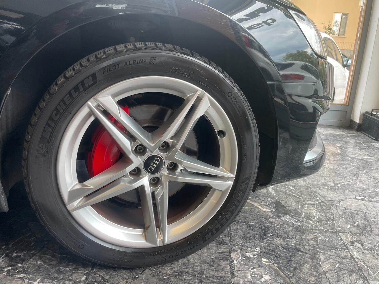 Audi A4 Avant 40 TDI quattro S tronic Business Advanced