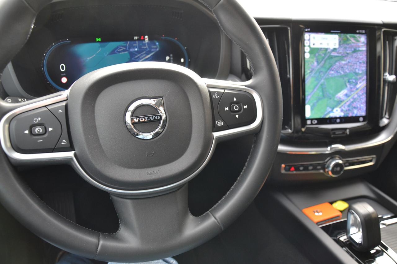 Volvo XC 60 2.0 197CV AWD HYBRID/DIESEL AUT.+FULL LED+RCAM+NAV