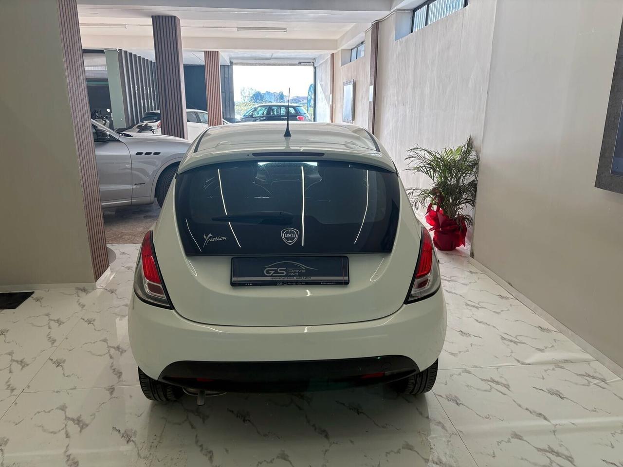 Lancia Ypsilon 1.2 69 CV 5 porte S&S Platinum