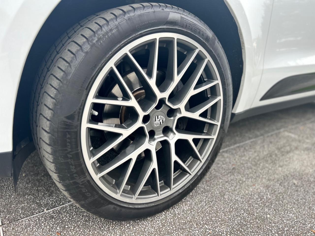 Porsche Macan 2.0 245cv