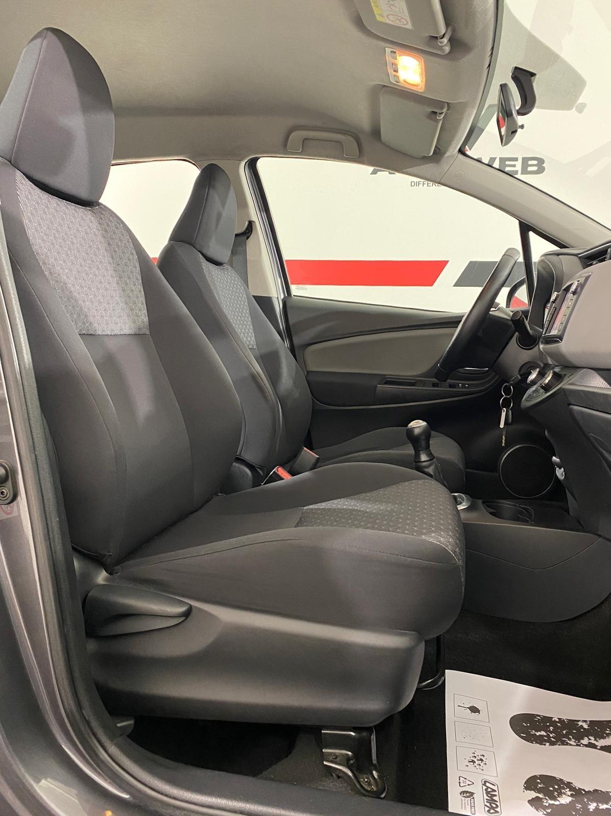 Toyota Yaris 1.0 5 porte Lounge* NEOPATENTATI *