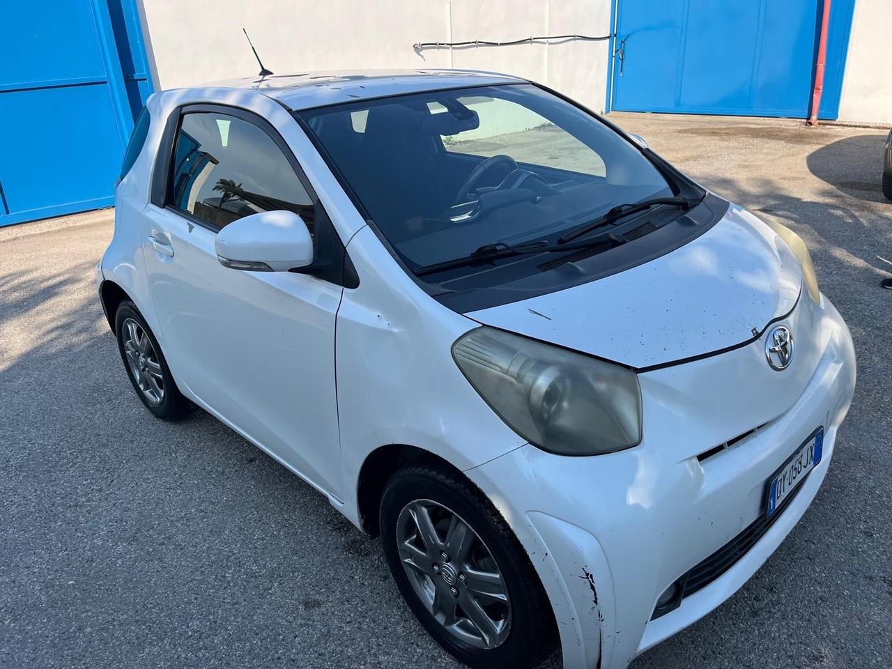 Toyota iQ-1.0 benz-c.autom-full-2009