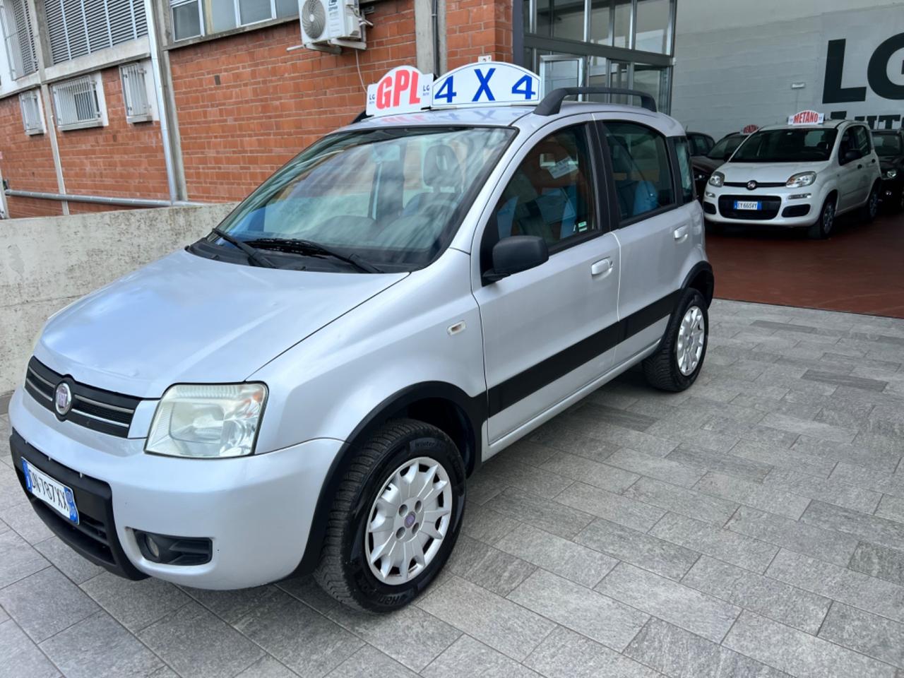 Fiat Panda 1.2 4x4 Climbing GPL