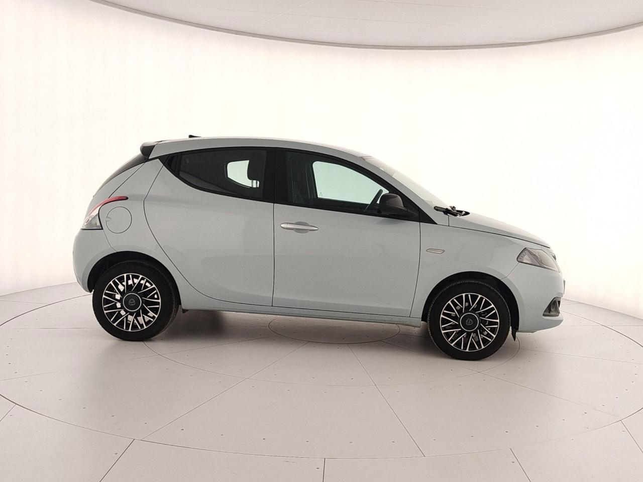 Lancia Ypsilon 1.0 FireFly 5 porte S&S Hybrid Platino