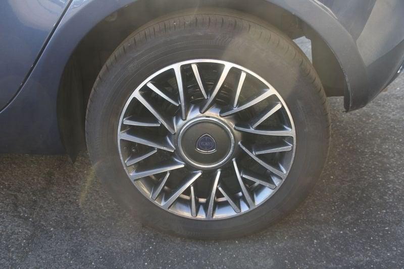 Lancia Ypsilon 1.0 FireFly 5 porte S&S Hybrid Platino