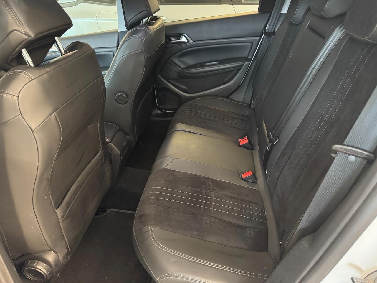 Peugeot 308 BlueHDi 120 S&S EAT6 Allure