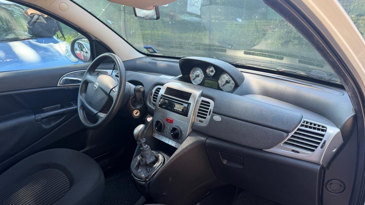 Lancia Ypsilon 1.4 Argento Ecochic GPL