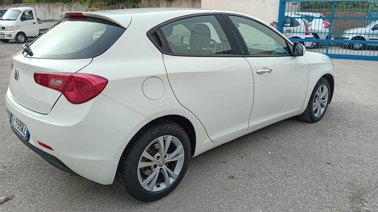 Alfa Romeo Giulietta Alfa Romeo giulietta 1.6 mjt-