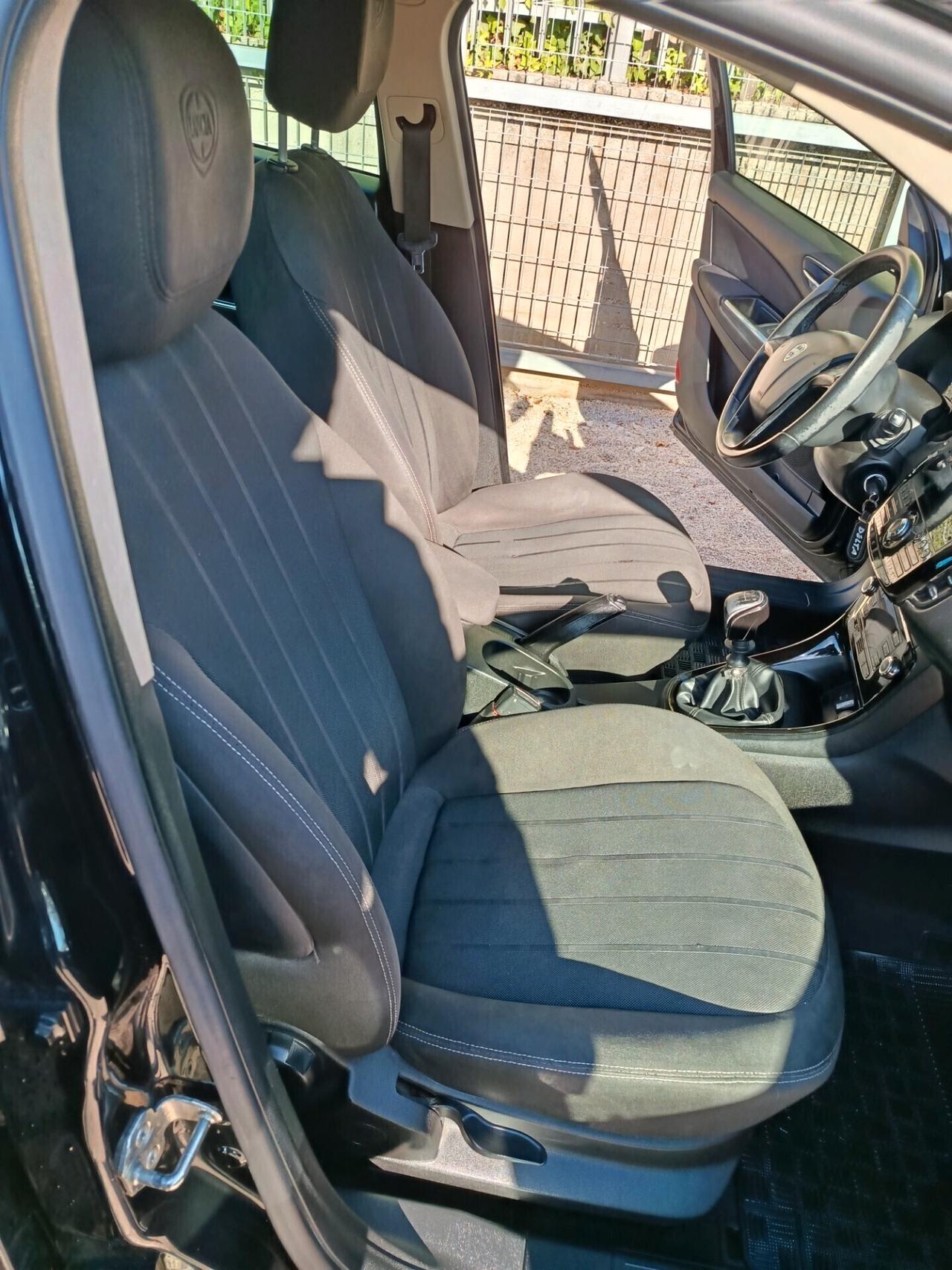 Lancia Delta 1.6 MJT DPF Gold