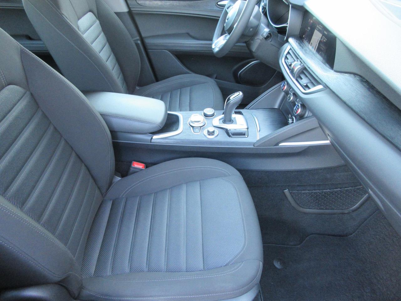 Alfa Romeo Stelvio 2.2 t Business Q4 190cv auto