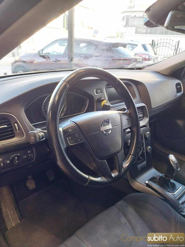 VOLVO V40 D2 1.6 Momentum