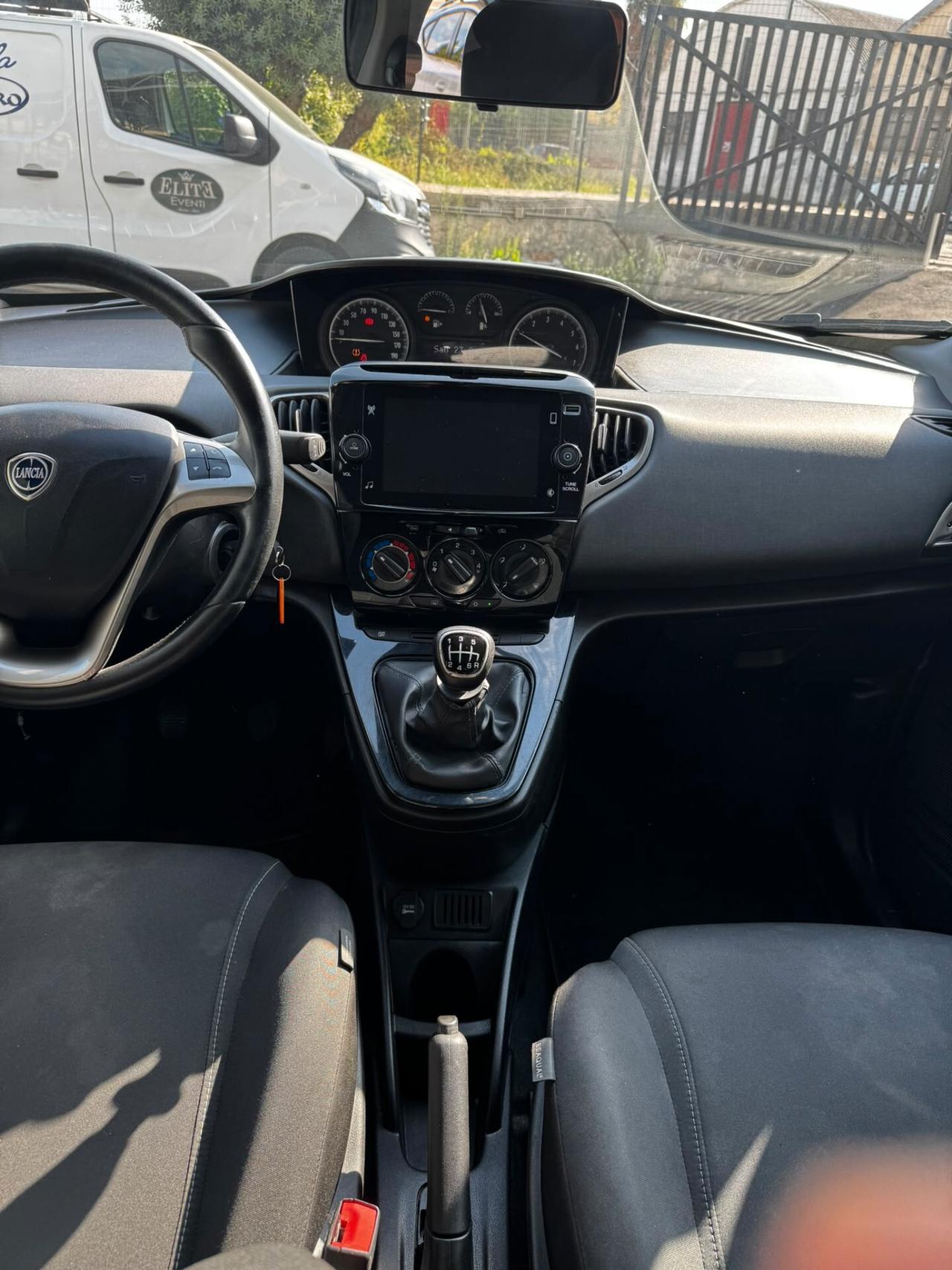 Lancia Ypsilon 1.0 FireFly 5 porte S&S Hybrid Gold