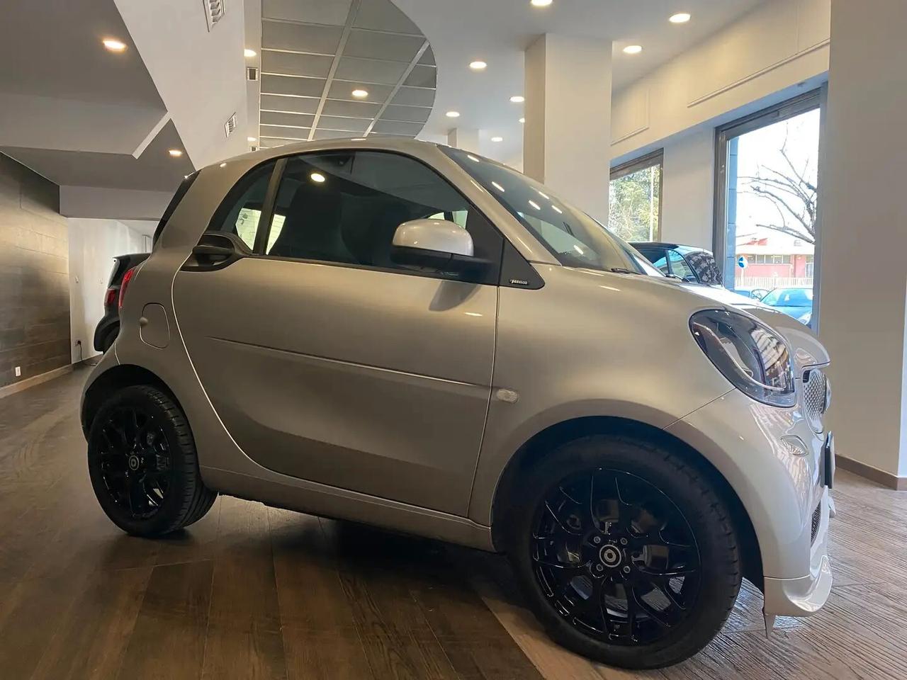 Smart ForTwo 0.9 t Superpassion 90cv twinamic-ITALIANA+NAVIGATORE/RETROCAMERA-SPORT-CONFORT