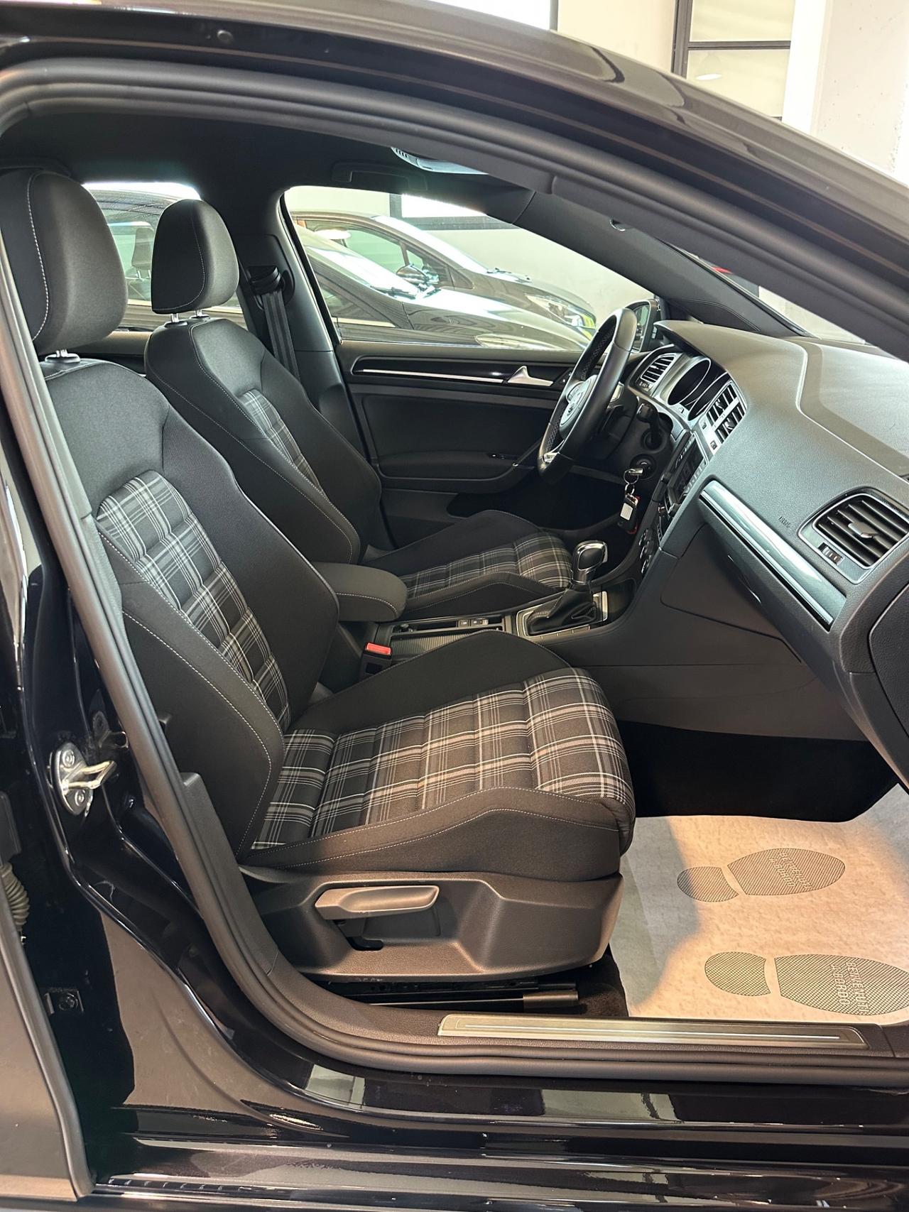 Volkswagen Golf GTD 2.0 TDI DSG 5p. Business BlueMotion Technology