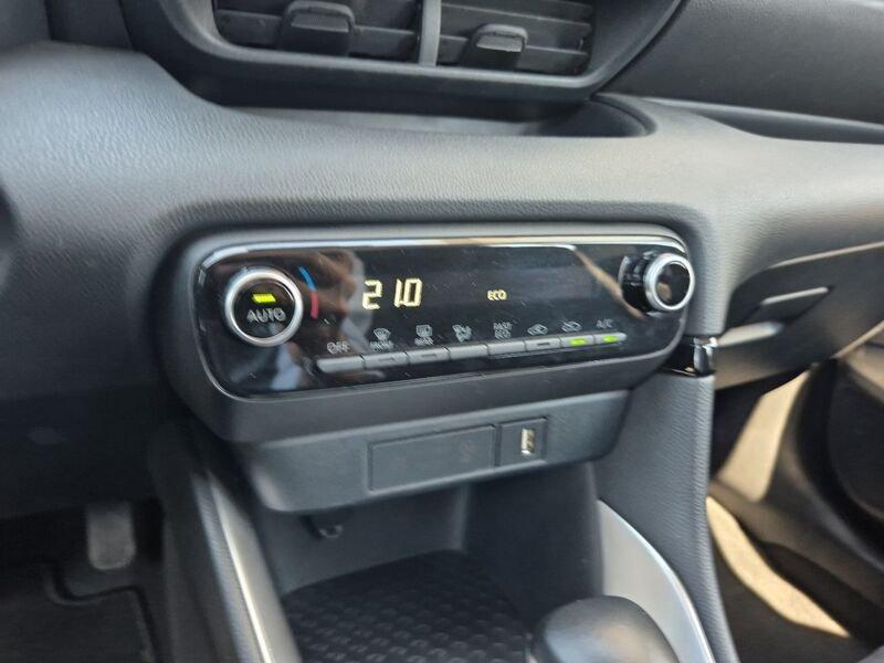 Toyota Yaris Yaris 1.5 Hybrid 5 porte Business
