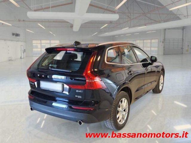 VOLVO XC60 B4 (d) AWD Geartronic Momentum Pro IN ARRIVO